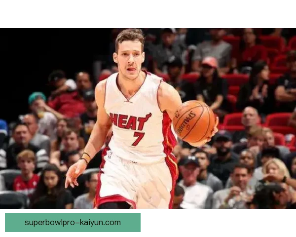 亨利职业高光展现出持续提升的竞技状态和卓越的得分能力